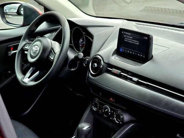 Used 2019 Toyota Yaris LE FWD image 16