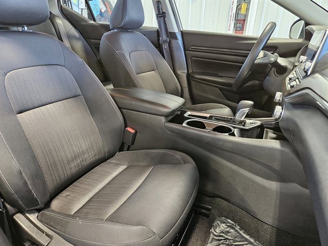 Used 2024 Nissan Altima 2.5 SV image 24