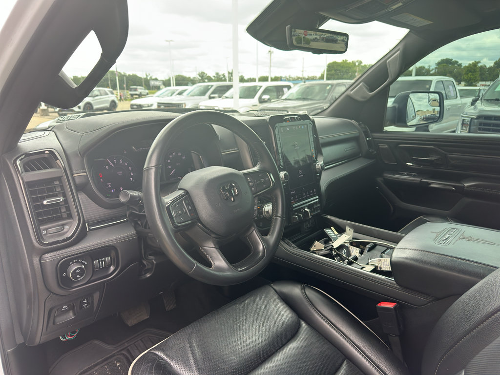 Used 2024 RAM 1500 Limited AWD/4WD image 2