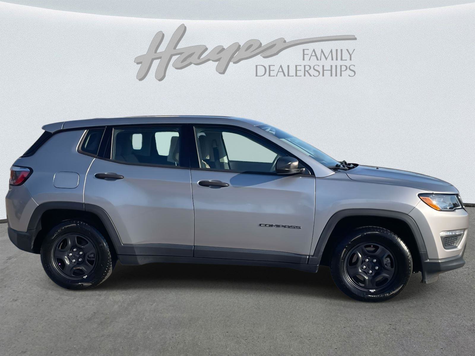 Used 2019 Jeep Compass Sport image 2