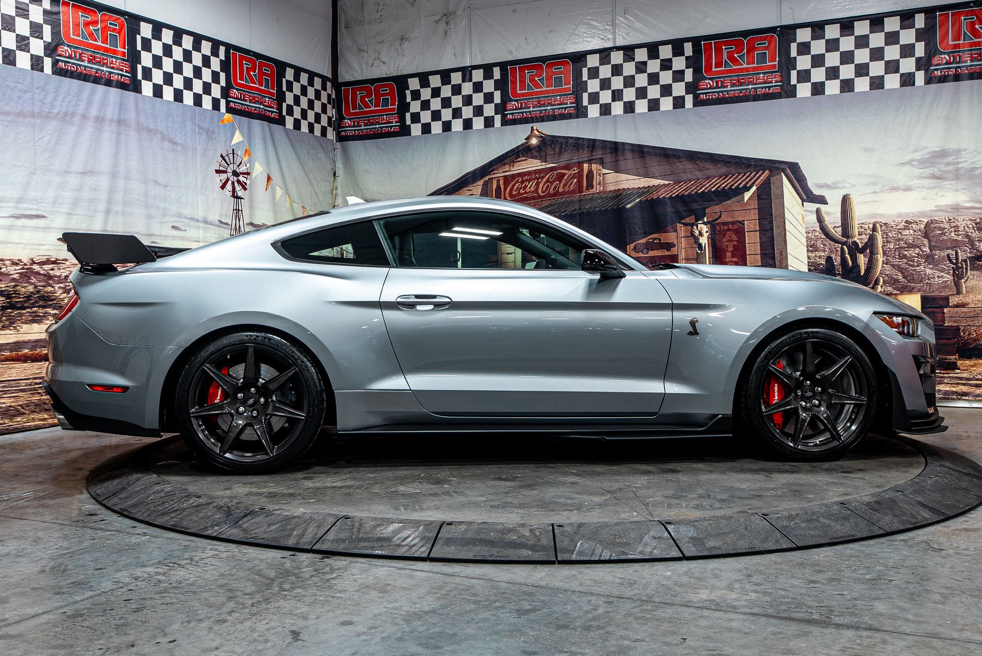 Used 2022 Ford Mustang Shelby GT500 w/ Carbon Fiber Track Pack RWD image 5