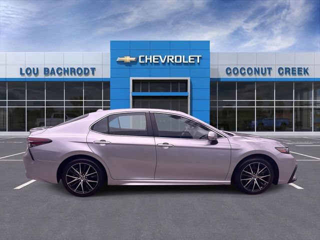 Used 2024 Toyota Camry SE FWD image 9