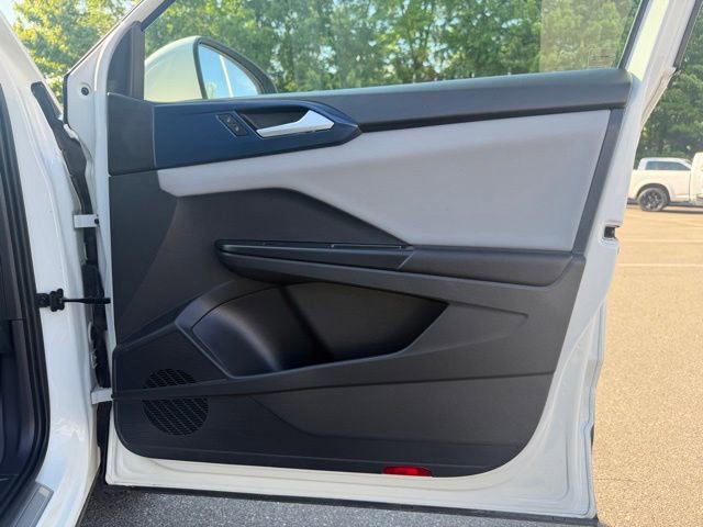 Certified 2023 Volkswagen Taos SE w/ Panoramic Sunroof Package FWD image 32