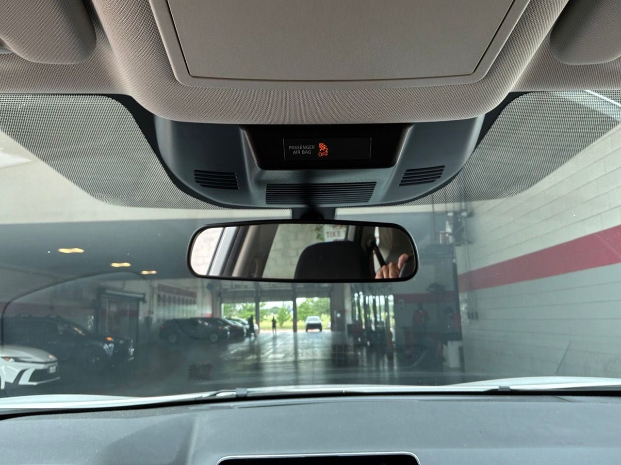 Used 2025 Nissan Rogue SV FWD image 18