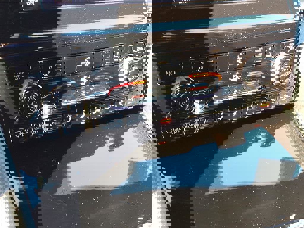 New 2025 Jeep Grand Cherokee Altitude image 11