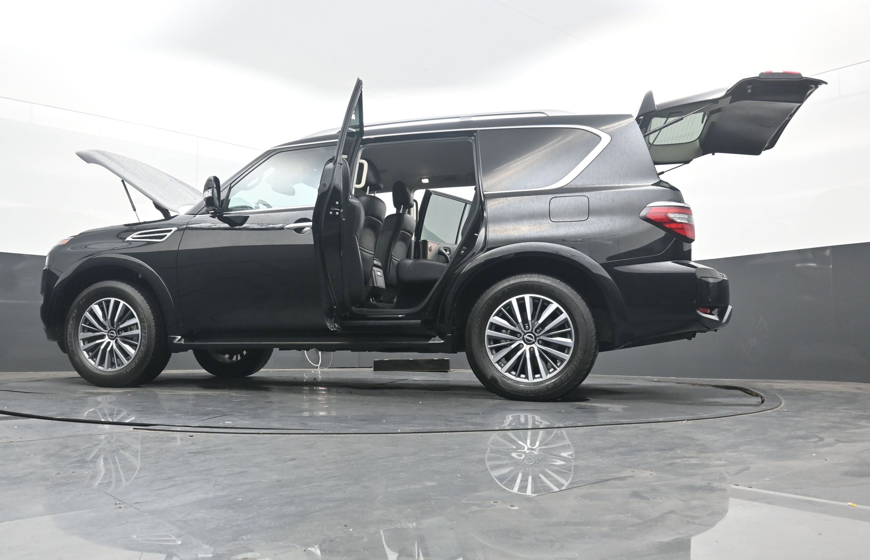 Used 2024 Nissan Armada SL w/ Cargo Package image 40