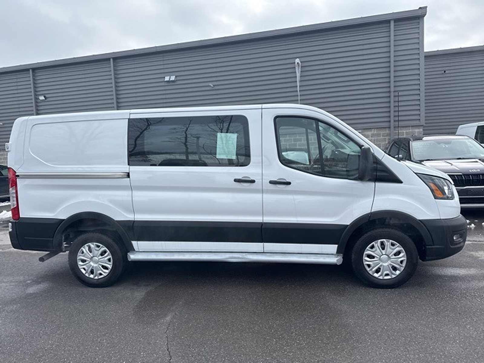 Used 2024 Ford Transit 250 Low Roof w/ Exterior Upgrade Package RWD image 8