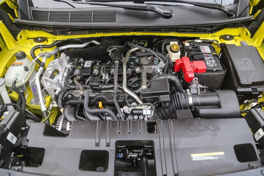 Used 2025 Nissan Kicks SR image 26