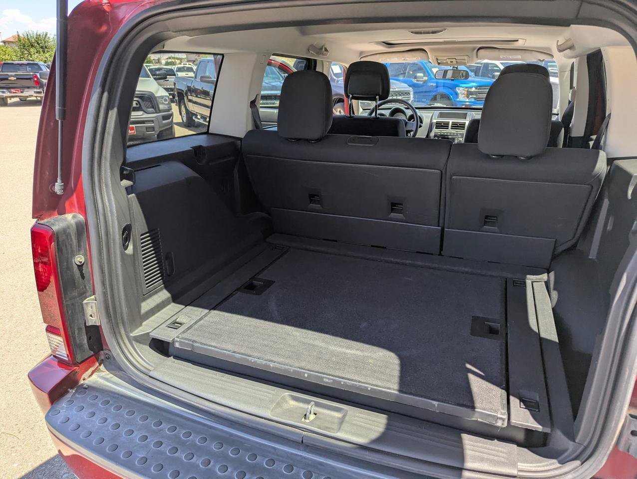 Used 2011 Dodge Nitro Heat w/ Popular Equipment Group AWD/4WD image 23