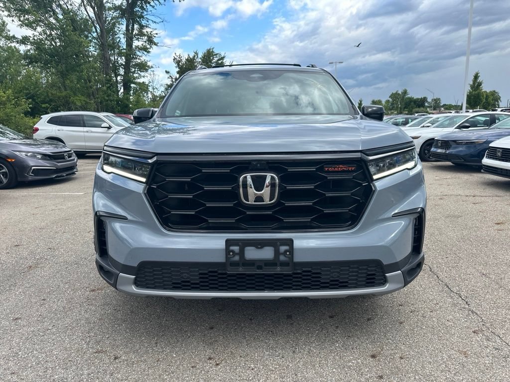 Used 2023 Honda Pilot TrailSport image 2