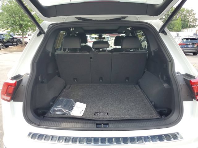 Certified 2024 Volkswagen Tiguan SEL R-Line AWD/4WD image 8
