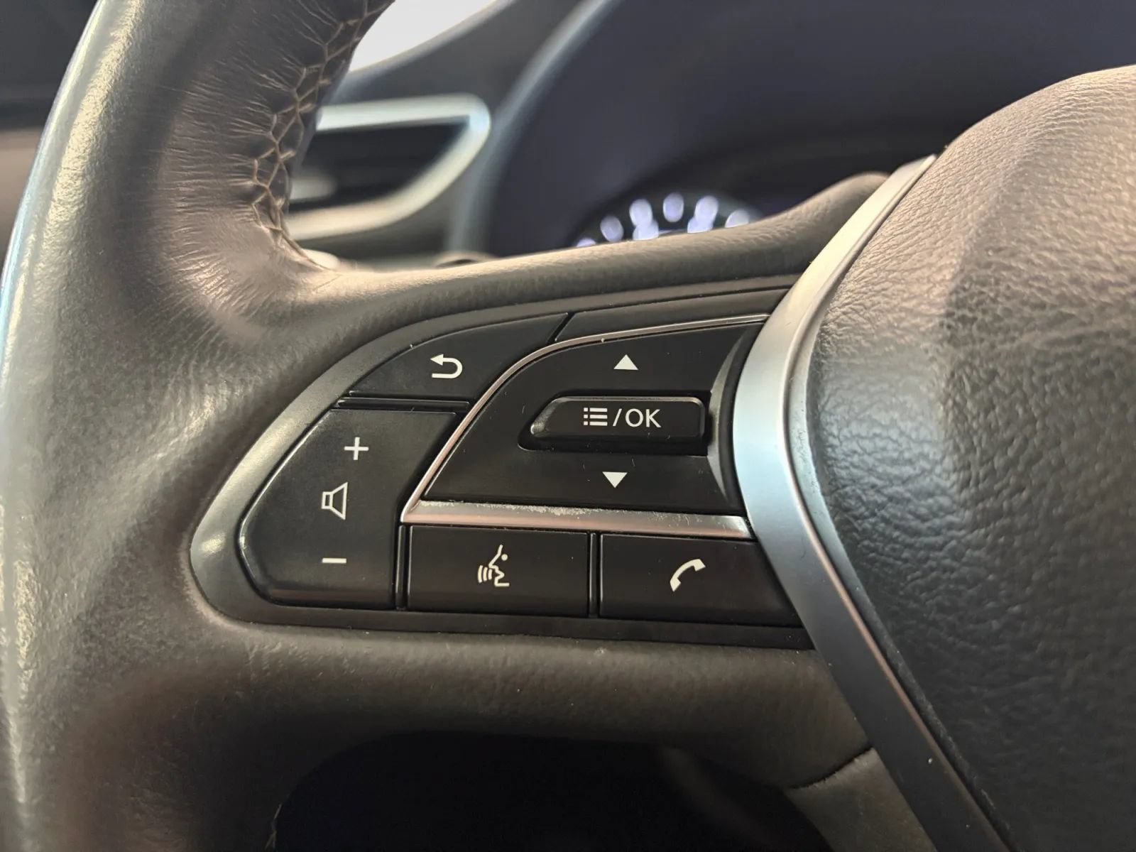 Used 2019 INFINITI QX50 Luxe w/ Navigation Package AWD/4WD image 30