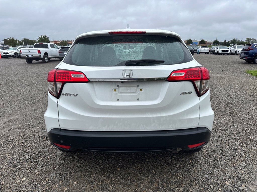 Used 2022 Honda HR-V LX image 9