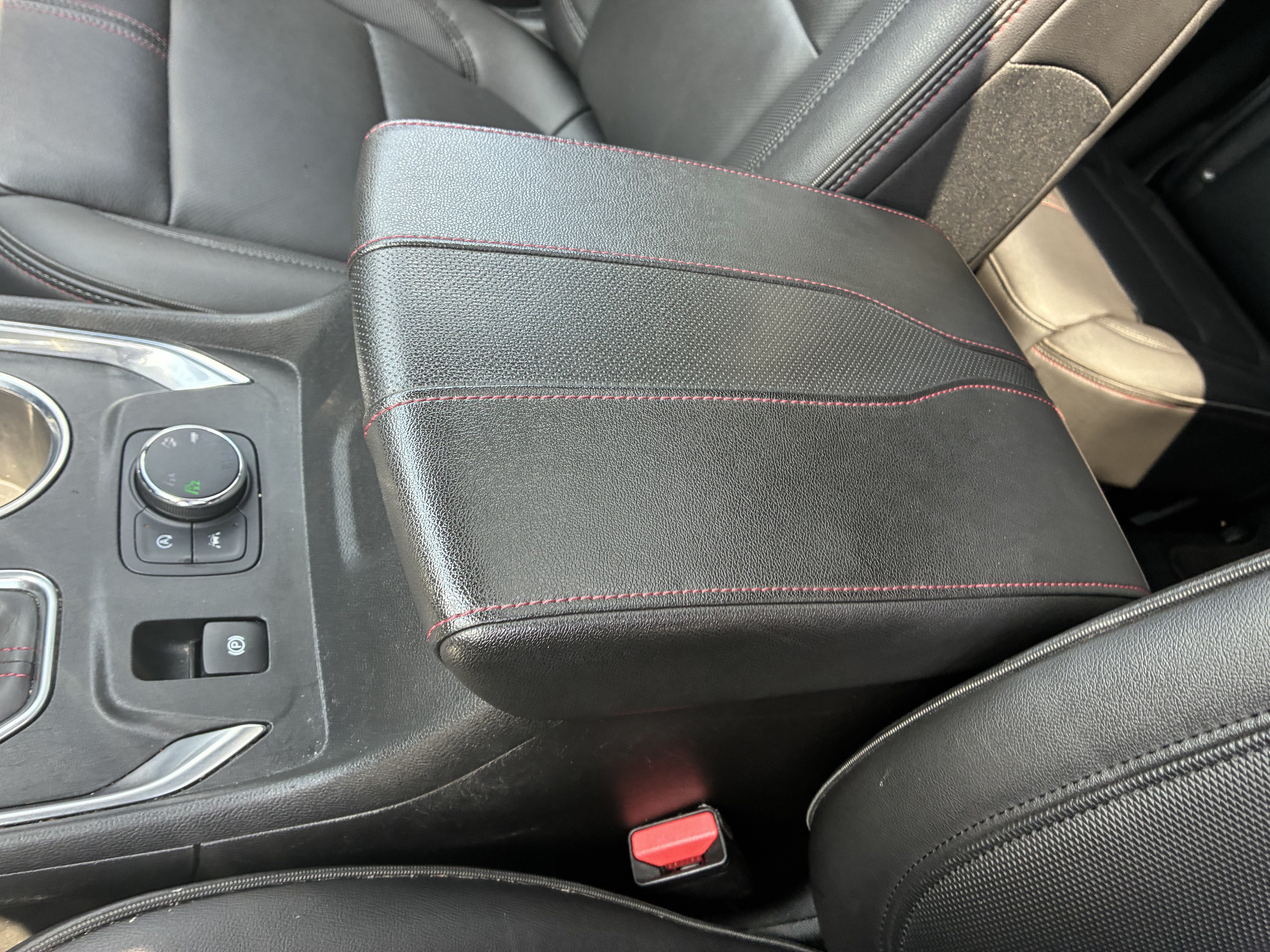 Used 2022 Chevrolet Traverse RS AWD/4WD image 38