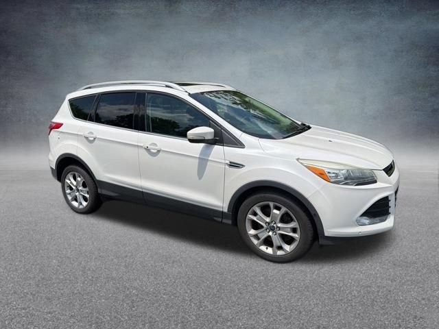 Used 2015 Ford Escape Titanium w/ Equipment Group 301A FWD image 2