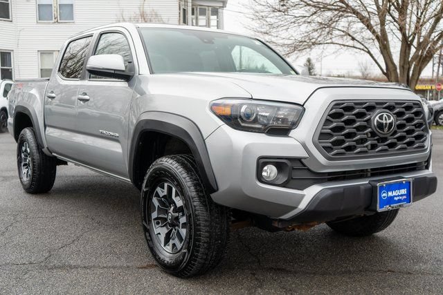 Used 2022 Toyota Tacoma TRD Off-Road w/ Technology Package AWD/4WD image 4