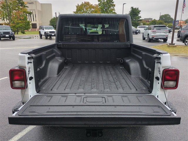 New 2025 Jeep Gladiator Sport image 13