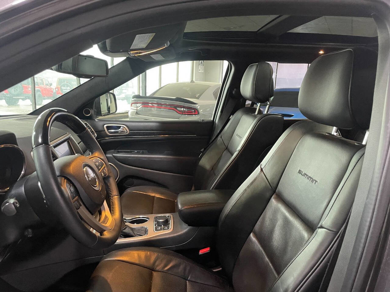Used 2016 Jeep Grand Cherokee Summit AWD/4WD image 16