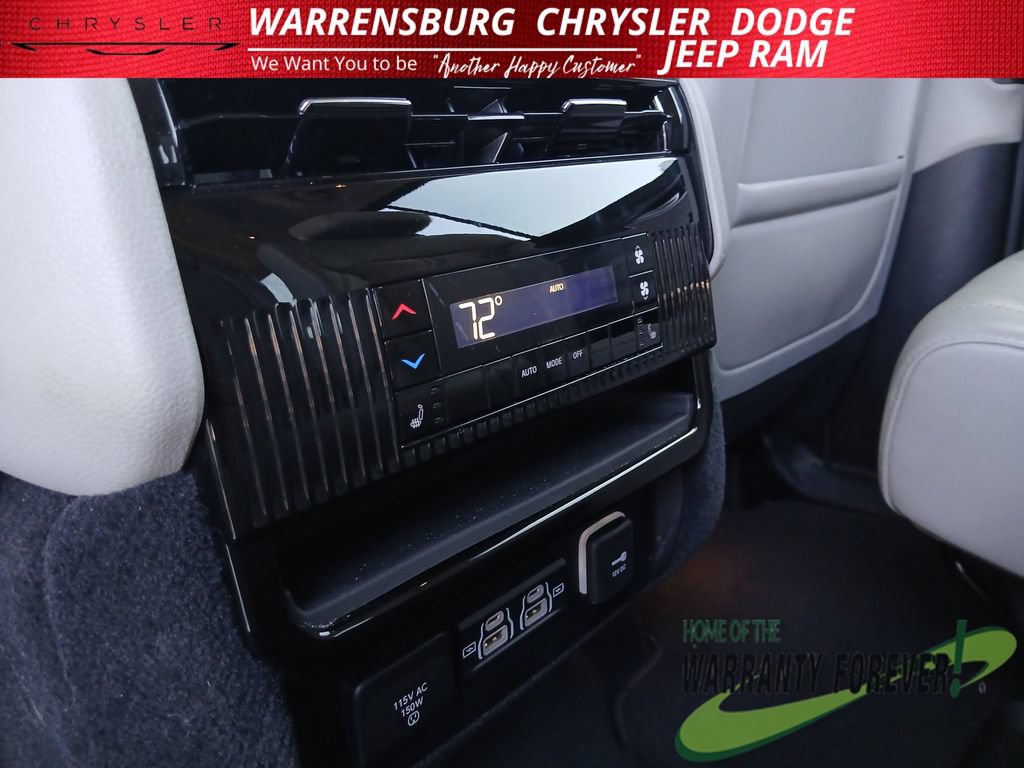 Used 2024 Jeep Wagoneer L Series II w/ Flexible Seating Group AWD/4WD image 16