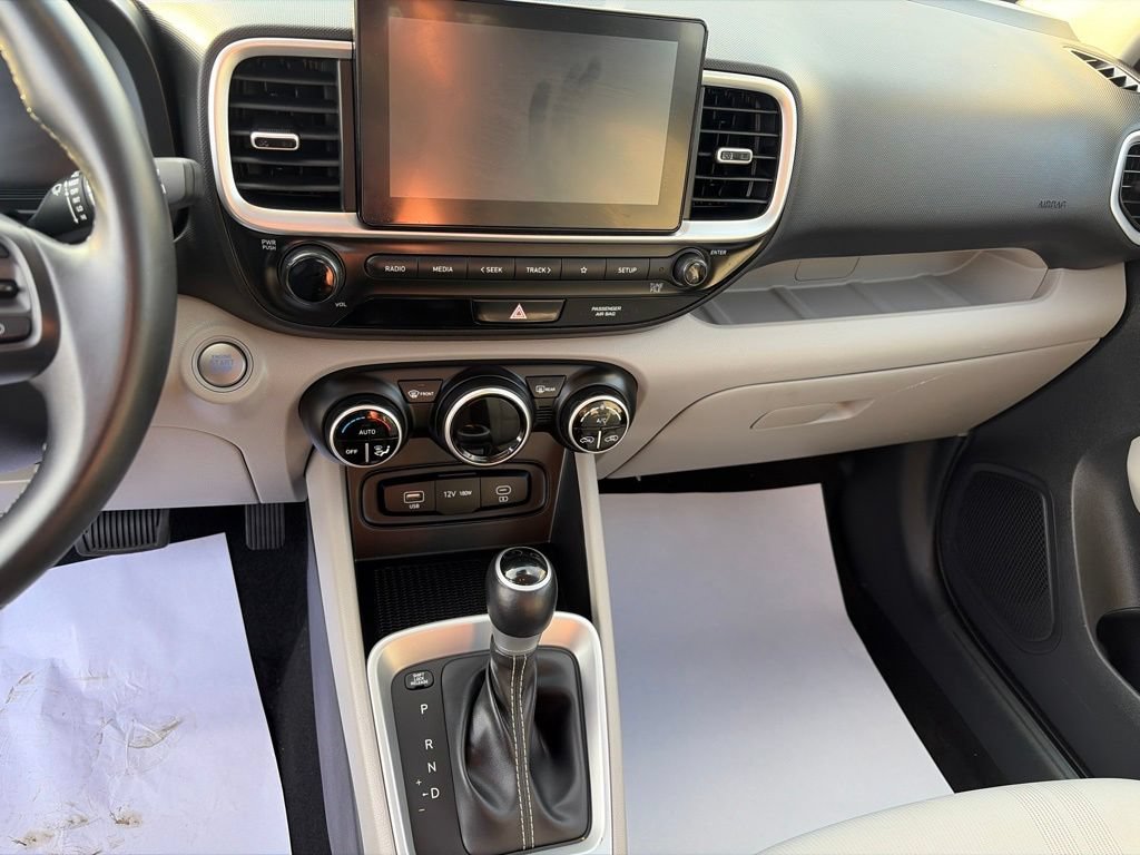 Used 2025 Hyundai Venue SEL FWD image 26