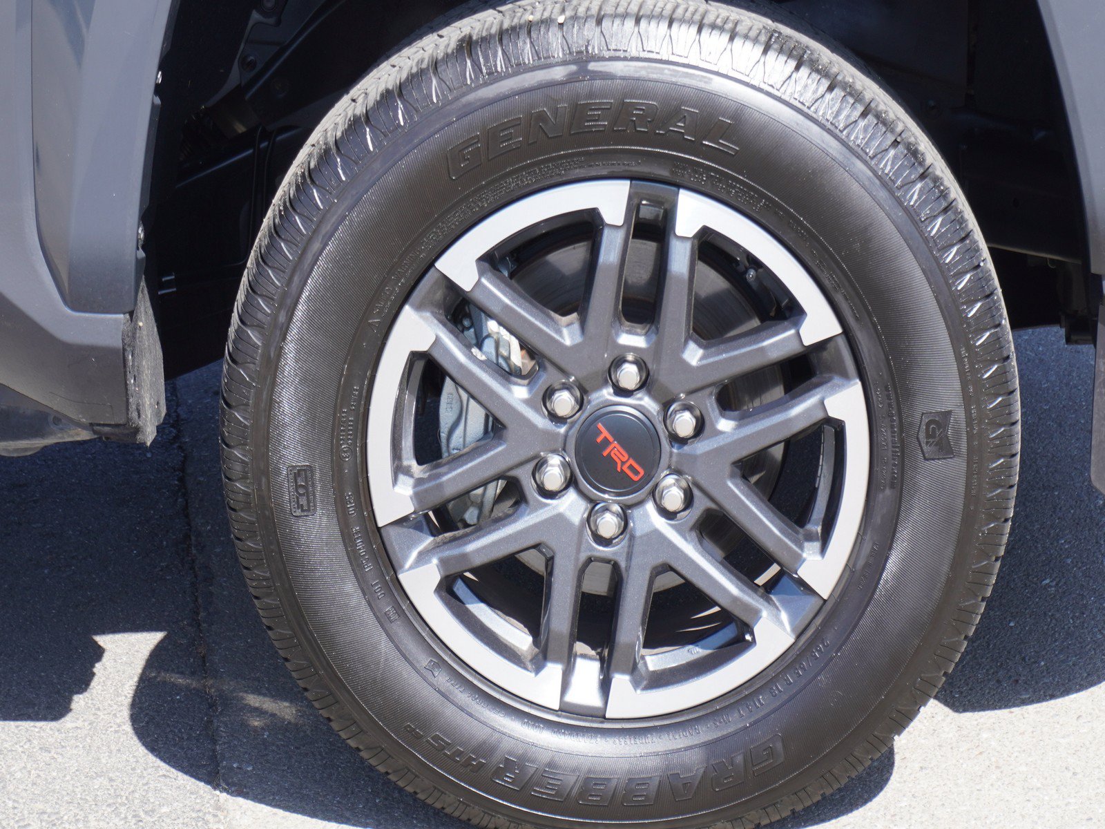 Used 2025 Toyota Tacoma TRD Sport w/ TRD Sport Upgrade Package AWD/4WD image 5
