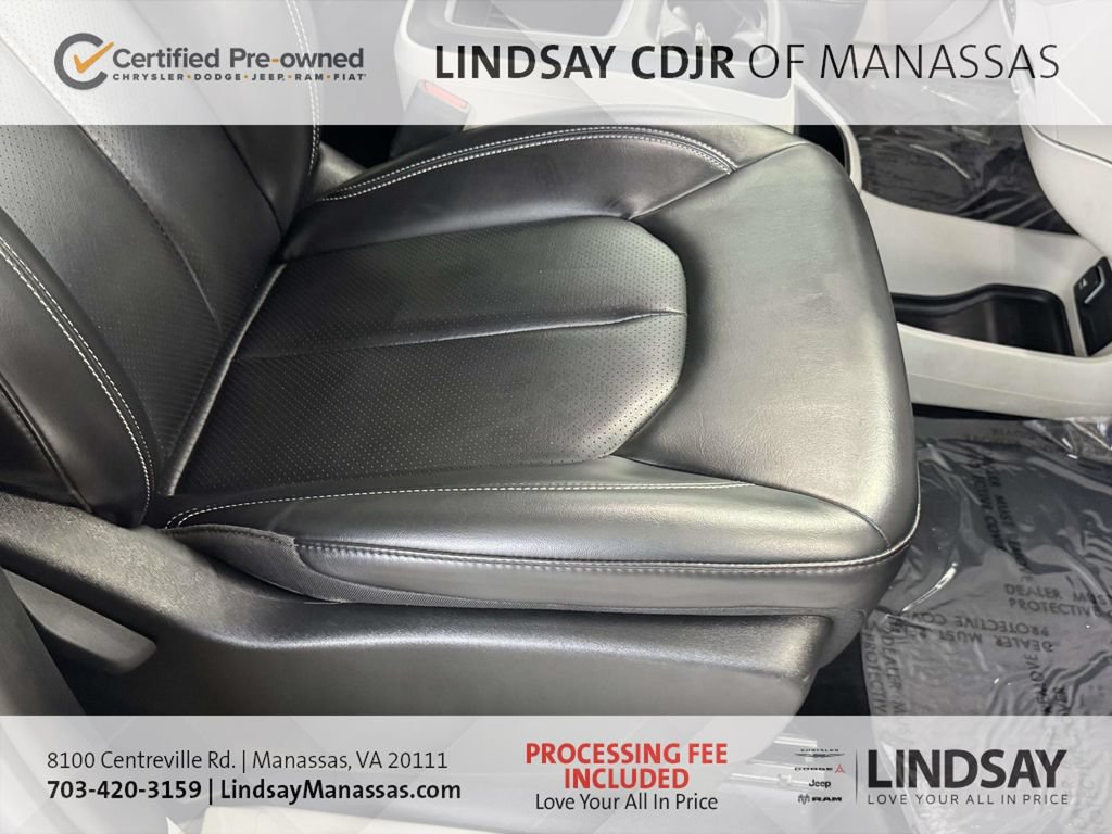 Used 2023 Chrysler Pacifica Touring-L FWD image 14