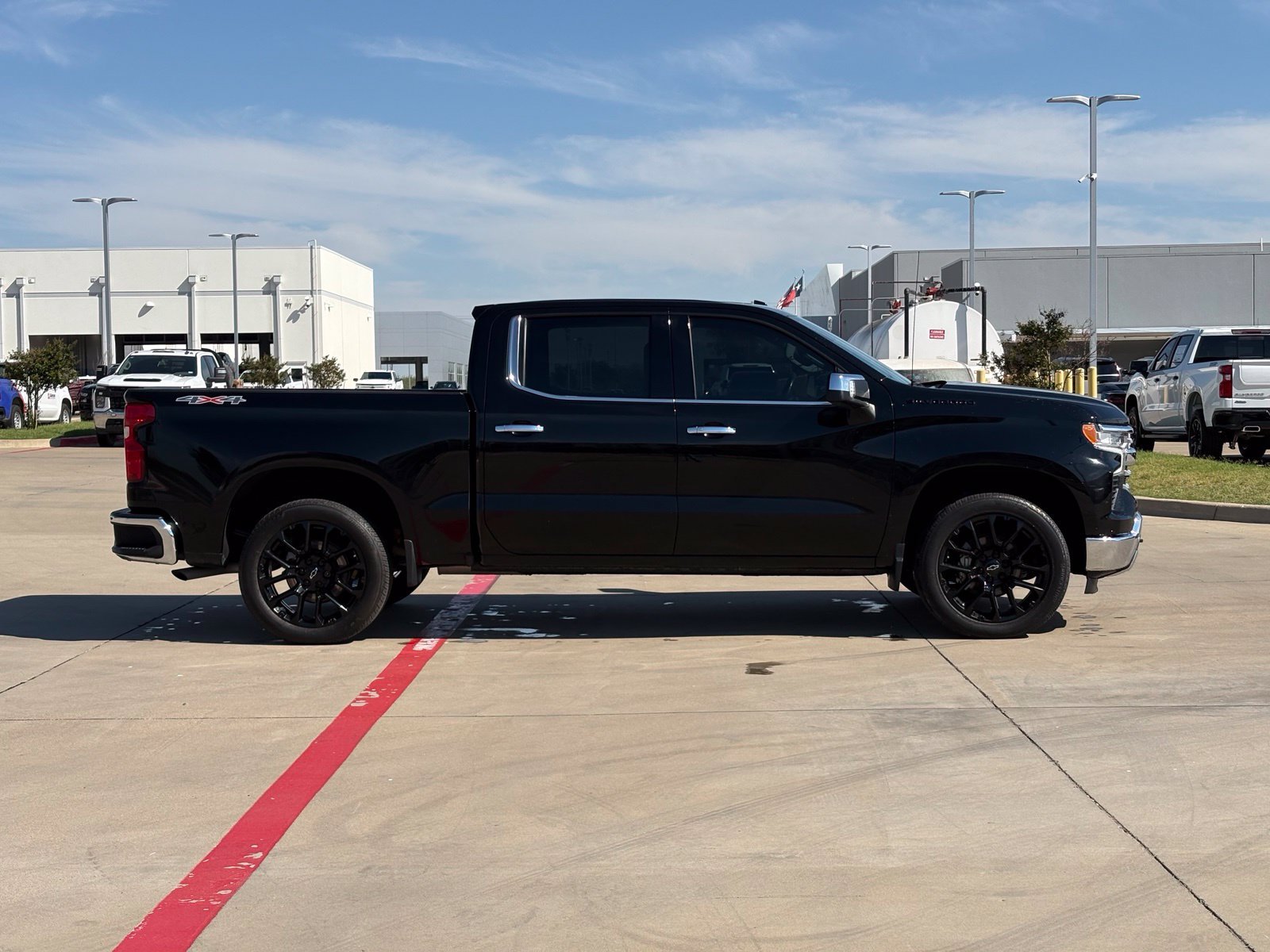 Certified 2024 Chevrolet Silverado 1500 LTZ w/ LTZ Premium Package AWD/4WD image 8