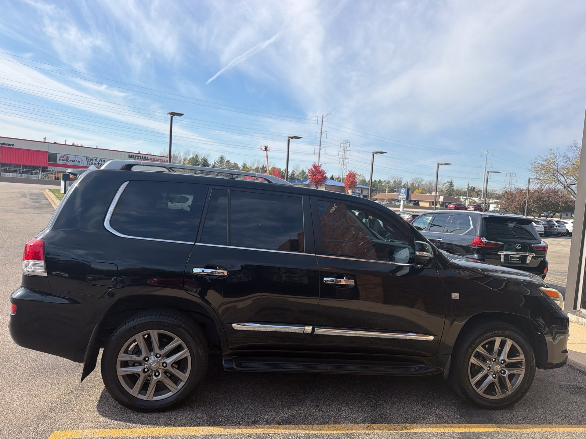 Used 2013 Lexus LX 570 4WD w/ Luxury Pkg image 7