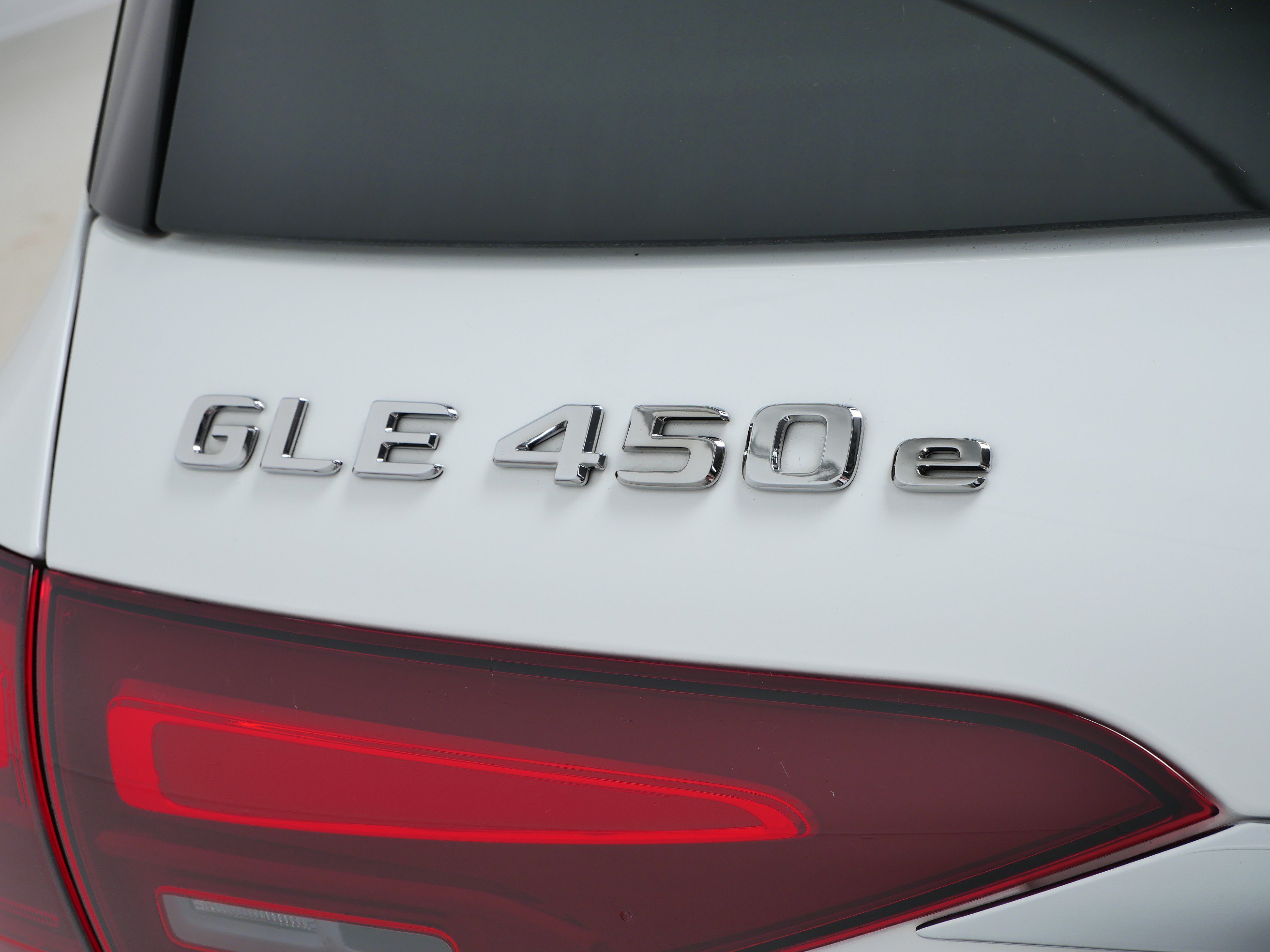 Certified 2025 Mercedes-Benz GLE 450e 4MATIC w/ AMG Line Exterior image 7