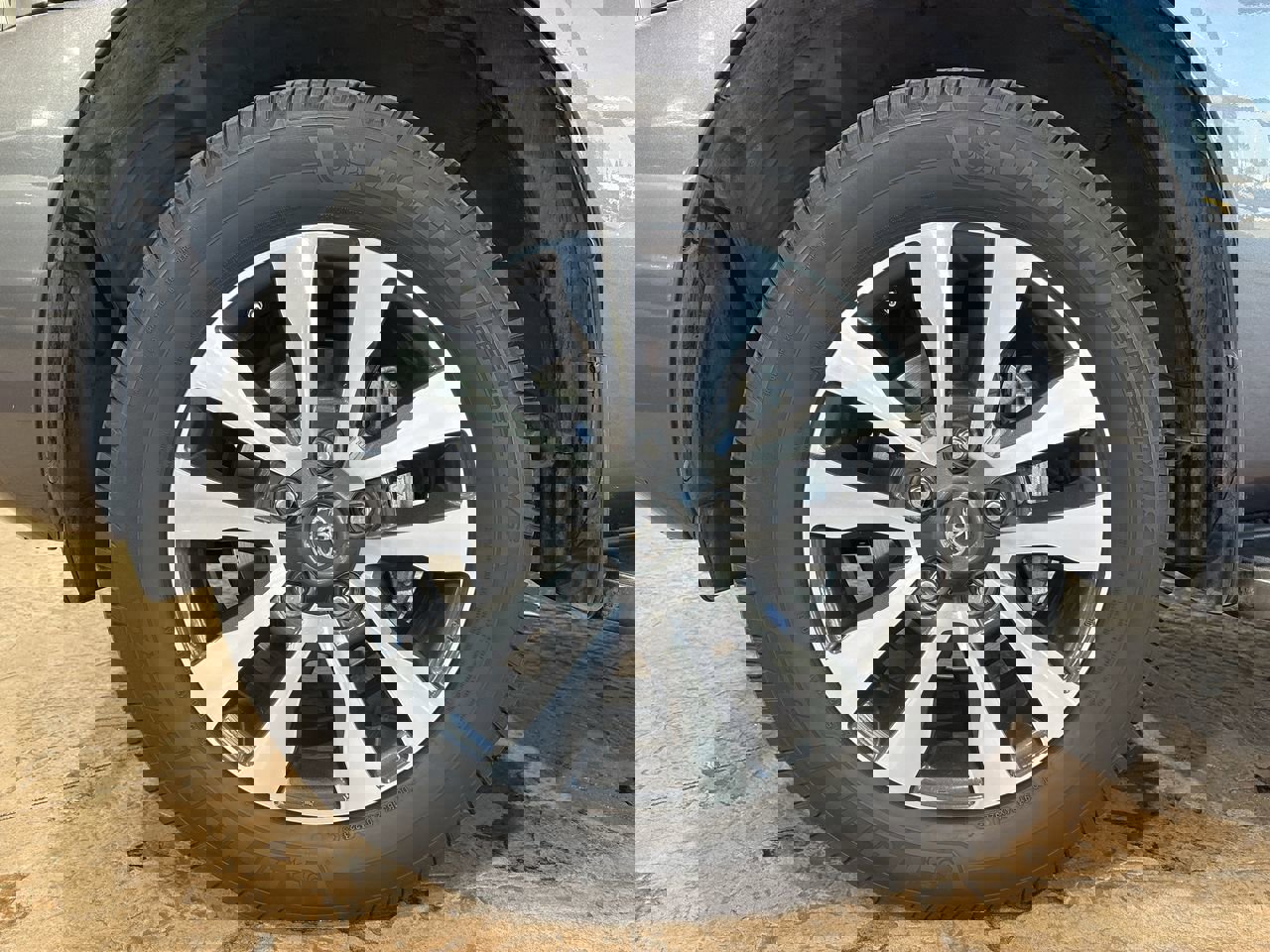 Used 2018 Toyota Sequoia Limited w/ Safety & Convenience Package image 10