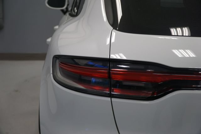 Certified 2026 Porsche Macan Turbo AWD/4WD image 6