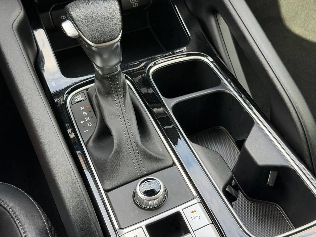 Used 2024 Kia Telluride LX FWD image 21
