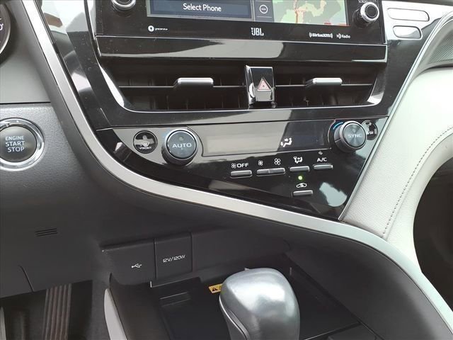 Used 2022 Toyota Camry XSE w/ Navigation Package FWD image 17