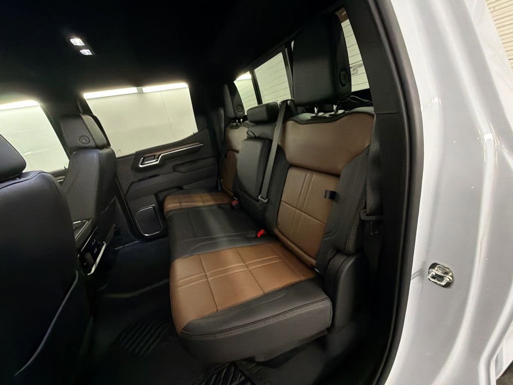 Used 2026 Chevrolet Silverado 1500 High Country w/ Technology Package image 26