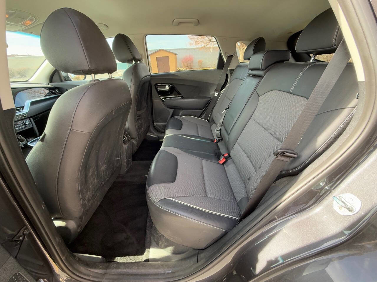 Used 2020 Kia Niro EX image 11