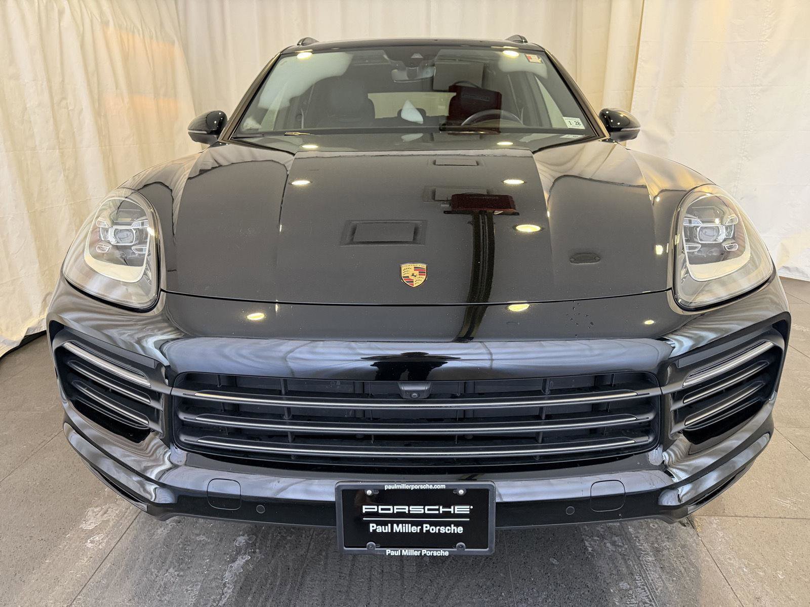 Certified 2023 Porsche Cayenne Platinum Edition image 6