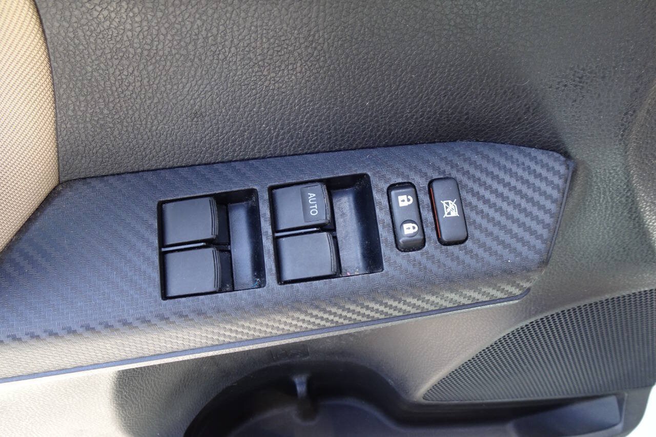 Used 2013 Toyota RAV4 LE AWD/4WD image 13