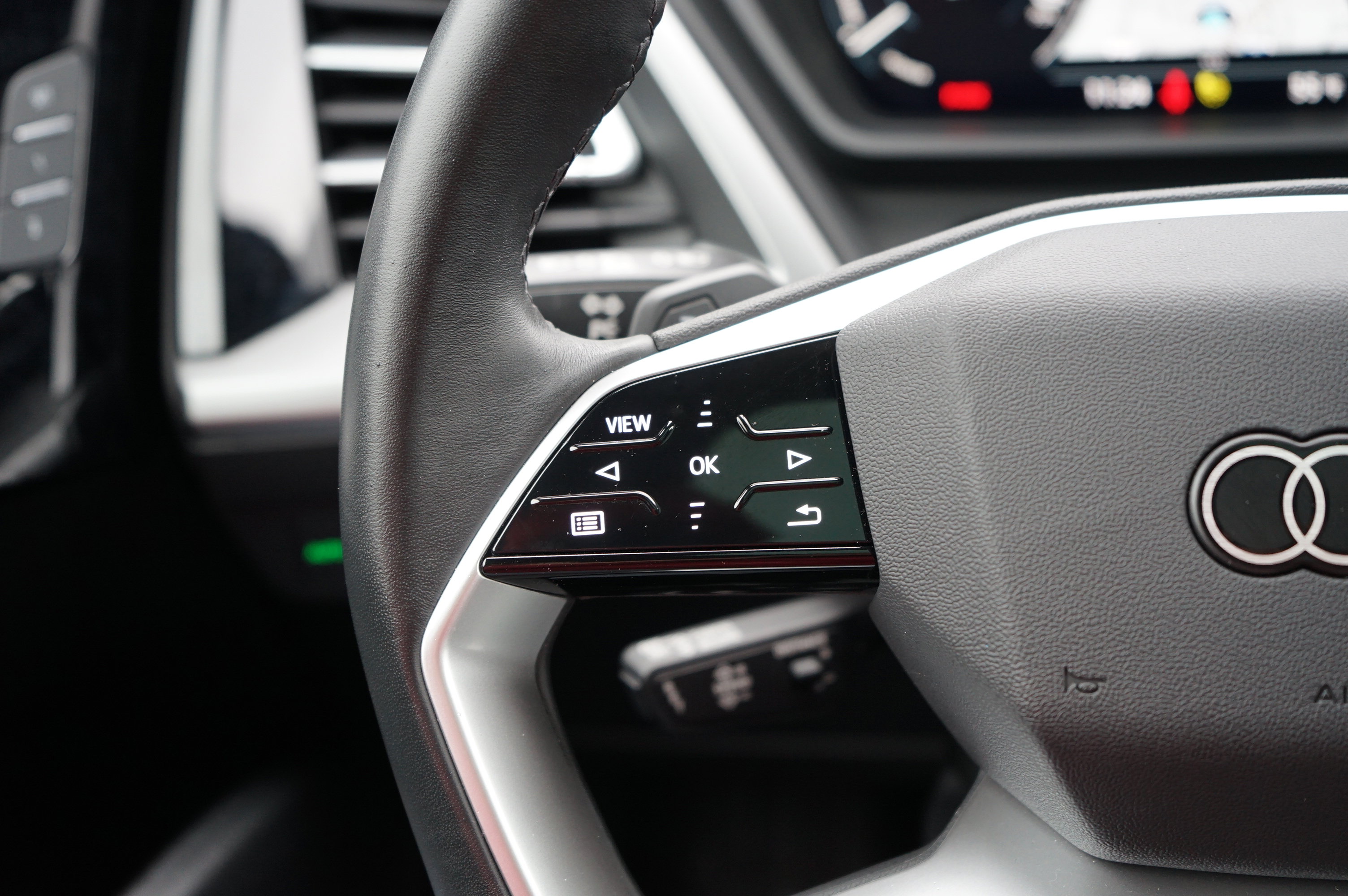 Used 2024 Audi Q4 e-tron Premium Plus w/ Premium Plus AWD/4WD image 36