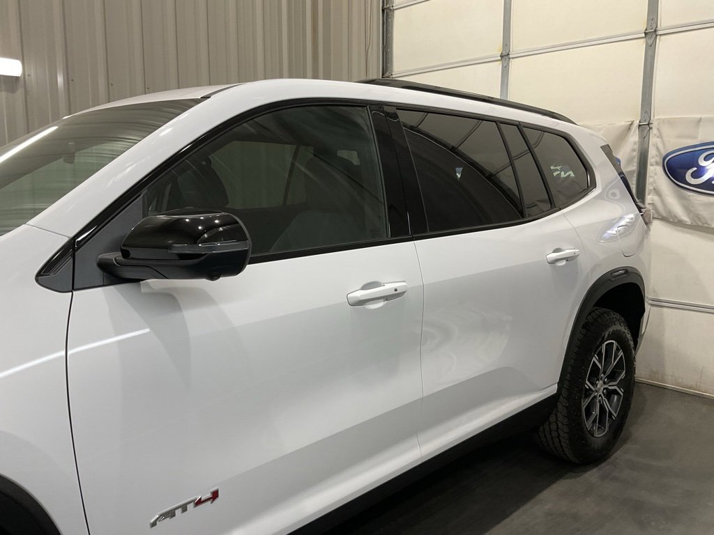 Used 2025 GMC Acadia AT4 image 5