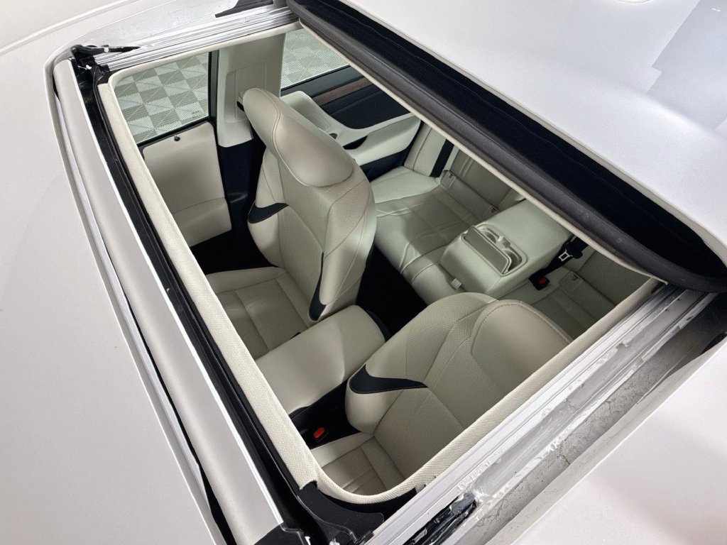 Certified 2024 Lexus ES 300h w/ Technology Package FWD image 22