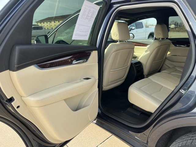 Used 2018 Cadillac XT5 Luxury w/ Driver Awareness Package image 17