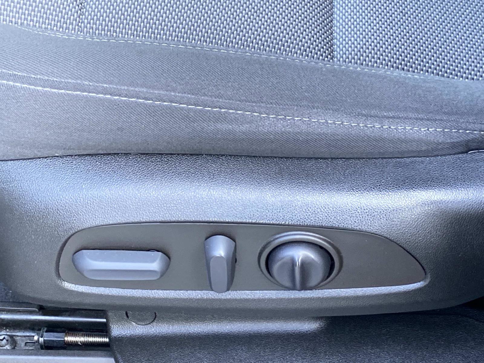 Used 2022 Chevrolet Traverse LT w/ LPO, Floor Liner Package image 28