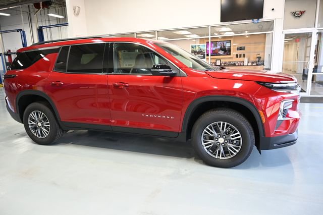 Used 2026 Chevrolet Traverse LT w/ LPO, Floor Liner Package FWD image 4