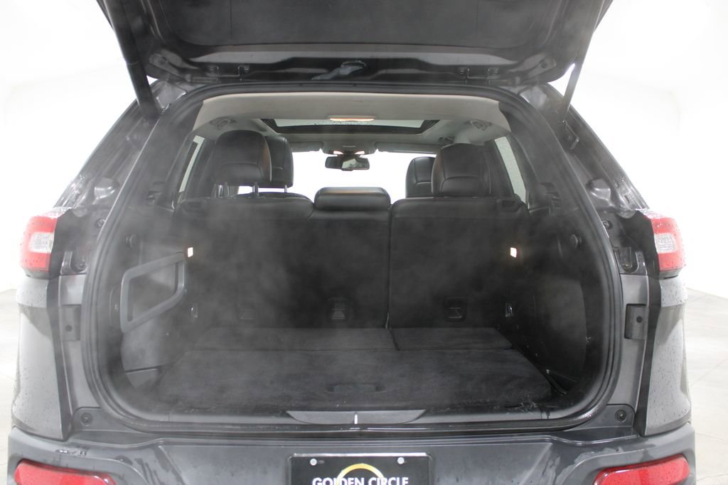 Used 2017 Jeep Cherokee Trailhawk w/ Comfort/Convenience Group image 14