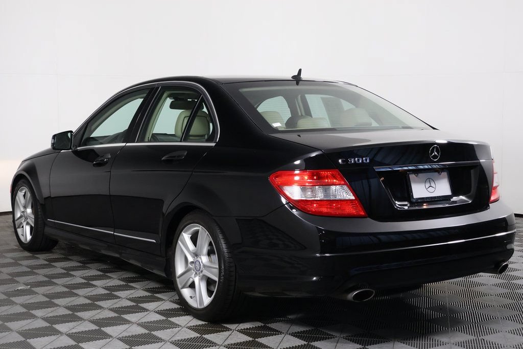 Used 2011 Mercedes-Benz C 300 Sedan image 6