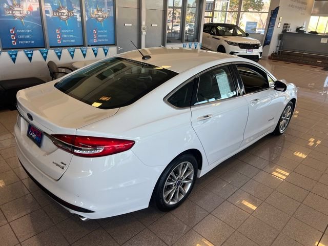 Used 2017 Ford Fusion SE w/ Equipment Group 602A FWD image 3