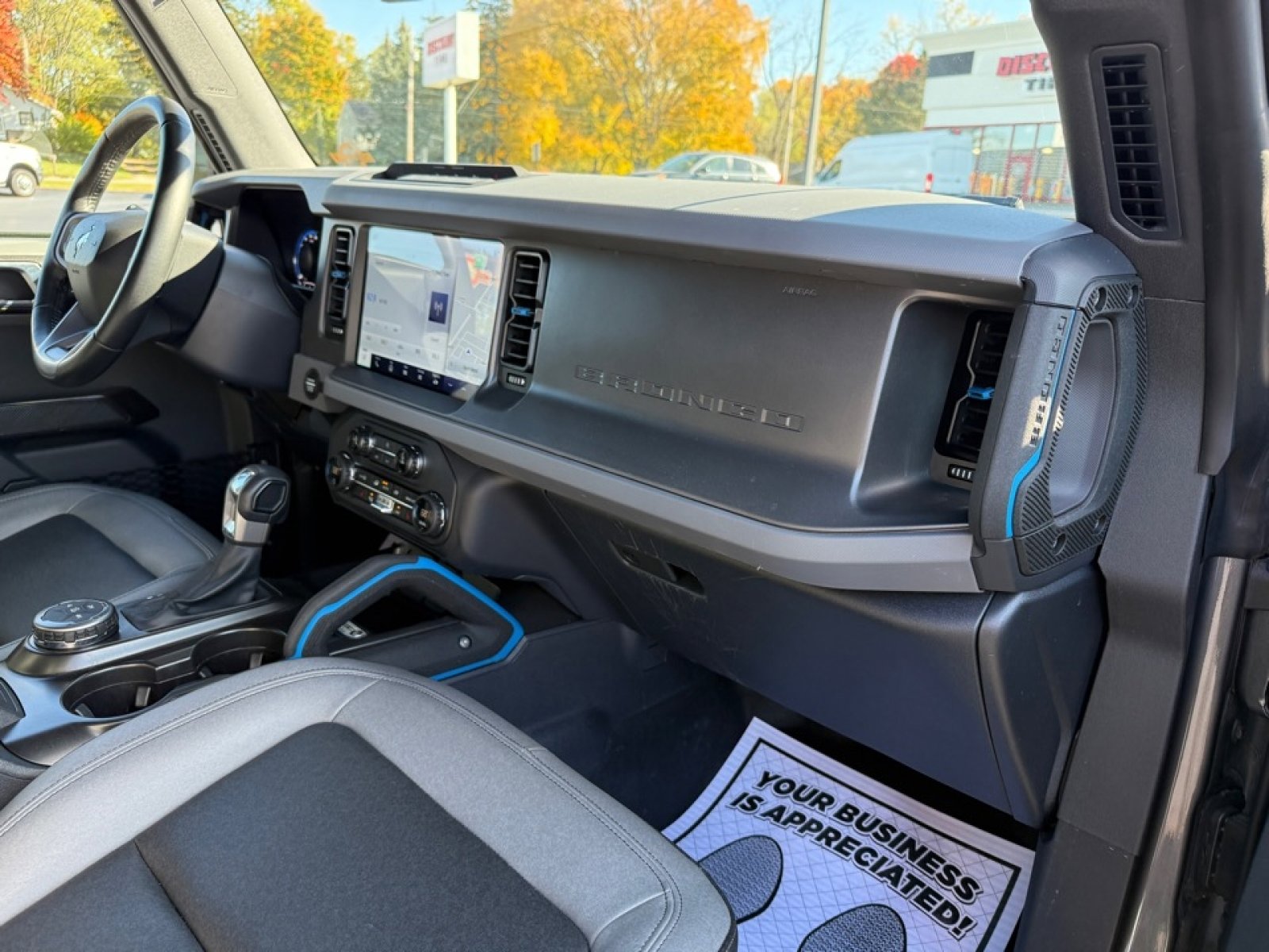 Used 2024 Ford Bronco Black Diamond image 12
