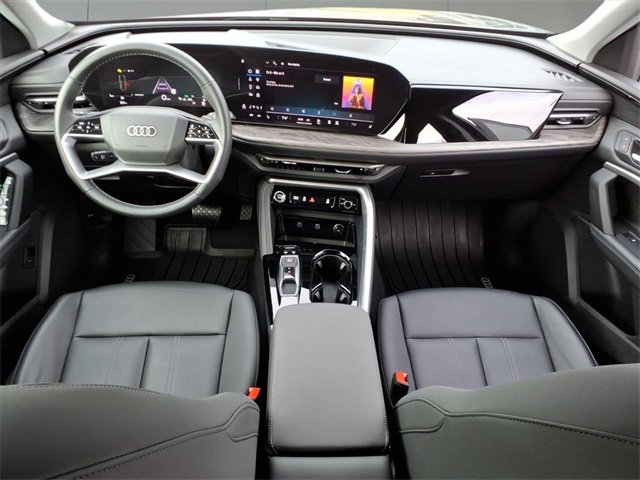 Used 2025 Audi Q5 Premium w/ Convenience Package image 14