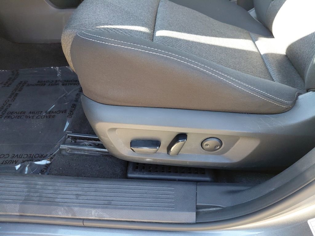 Used 2024 Nissan Rogue SV image 26