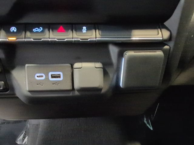 Certified 2023 Chevrolet Silverado 1500 Custom AWD/4WD image 24
